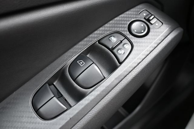 Used 2025 Nissan Altima 2.5 SV FWD image 37