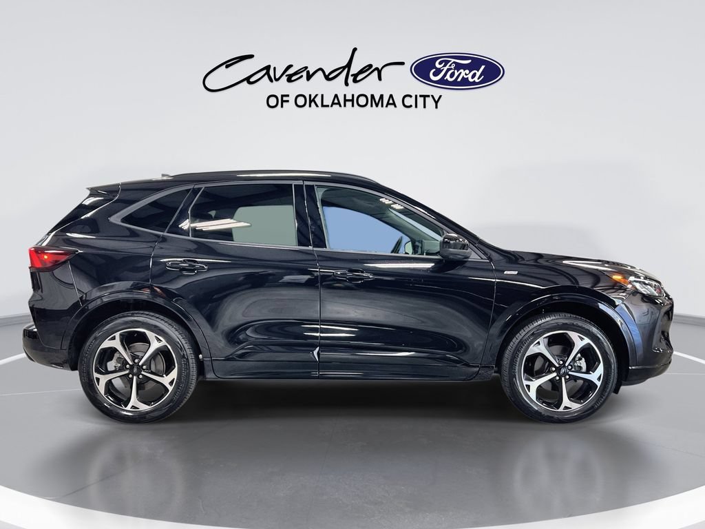 Used 2025 Ford Escape ST-Line Elite w/ Premium Technology Package AWD/4WD image 9