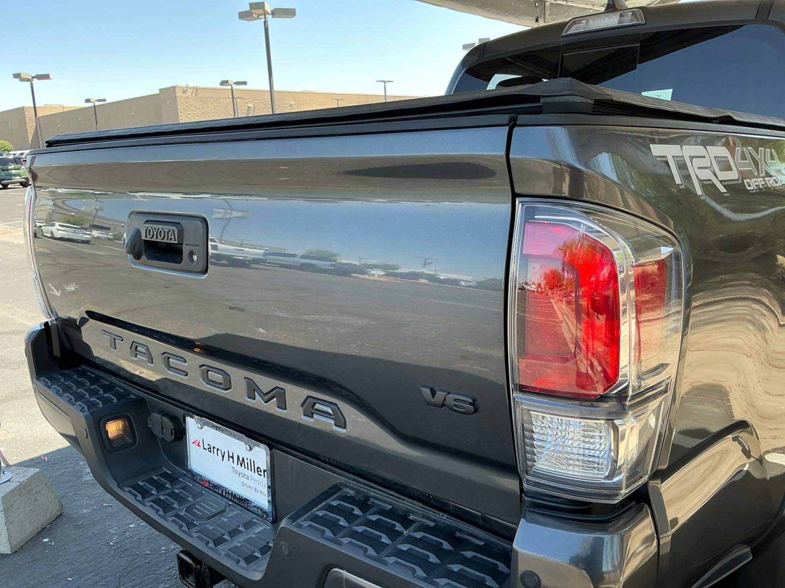 Certified 2023 Toyota Tacoma TRD Off-Road w/ TRD Premium Off Road Package AWD/4WD image 24
