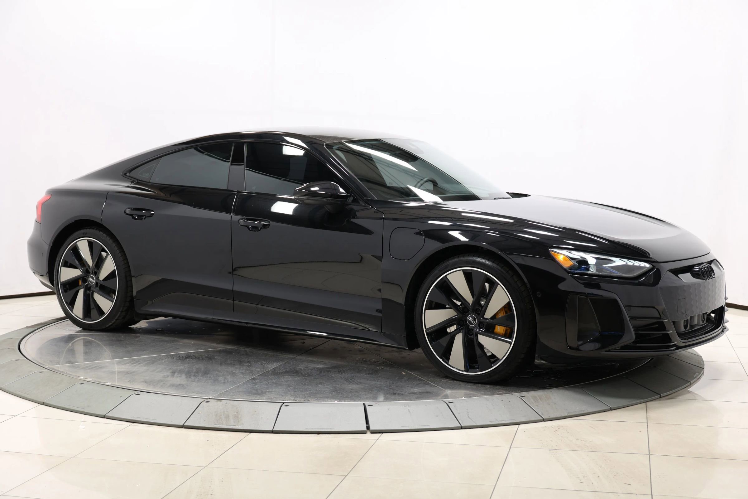 Used 2022 Audi RS e-tron GT w/ Carbon Performance Package image 92