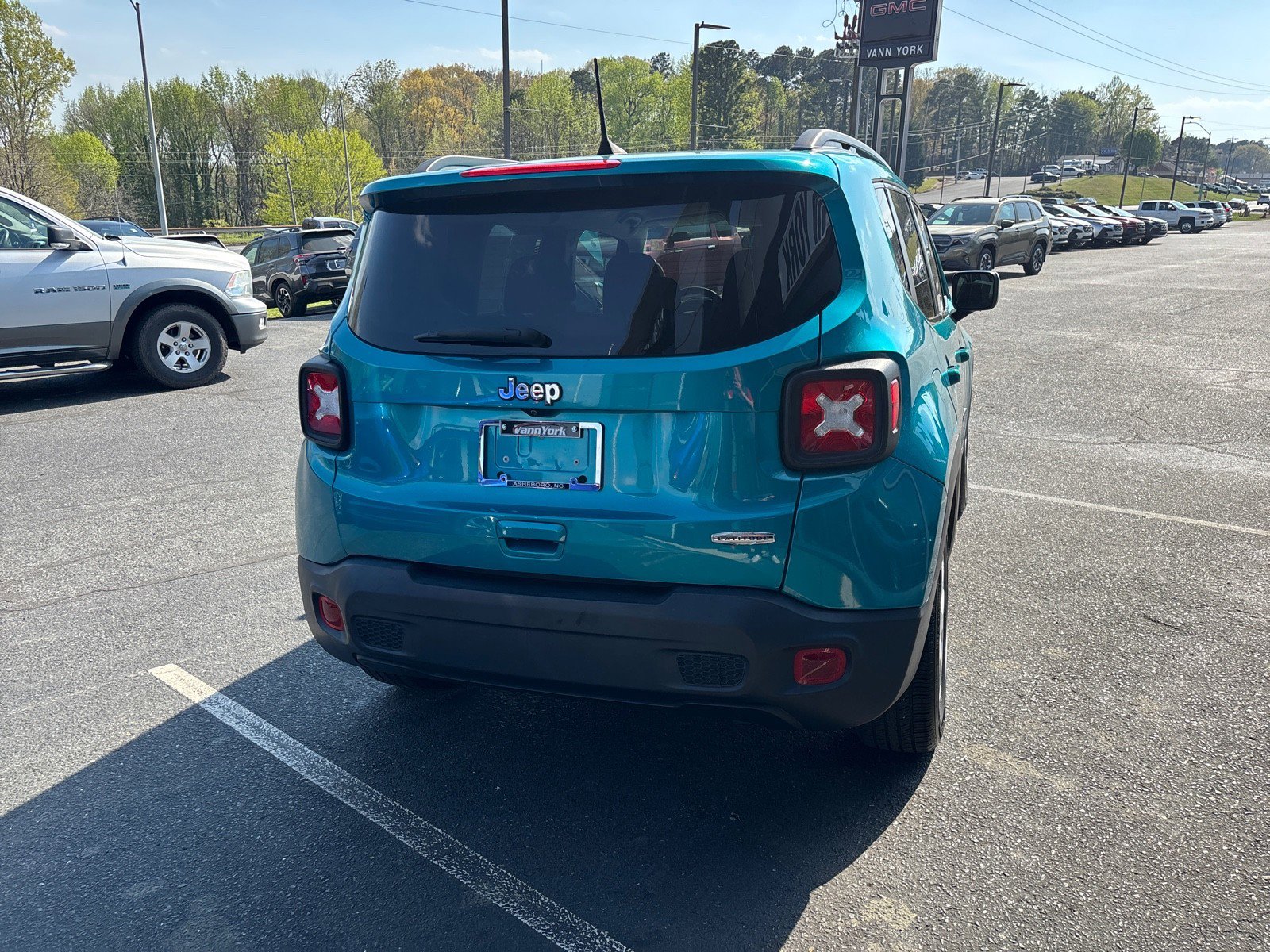 Used 2019 Jeep Renegade Latitude image 47