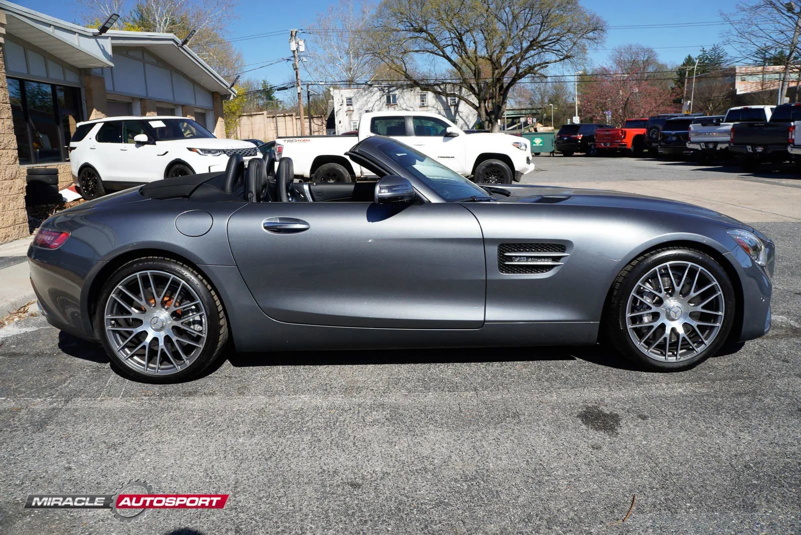 Used 2018 Mercedes-Benz AMG GT Roadster w/ Exclusive Interior Package image 8
