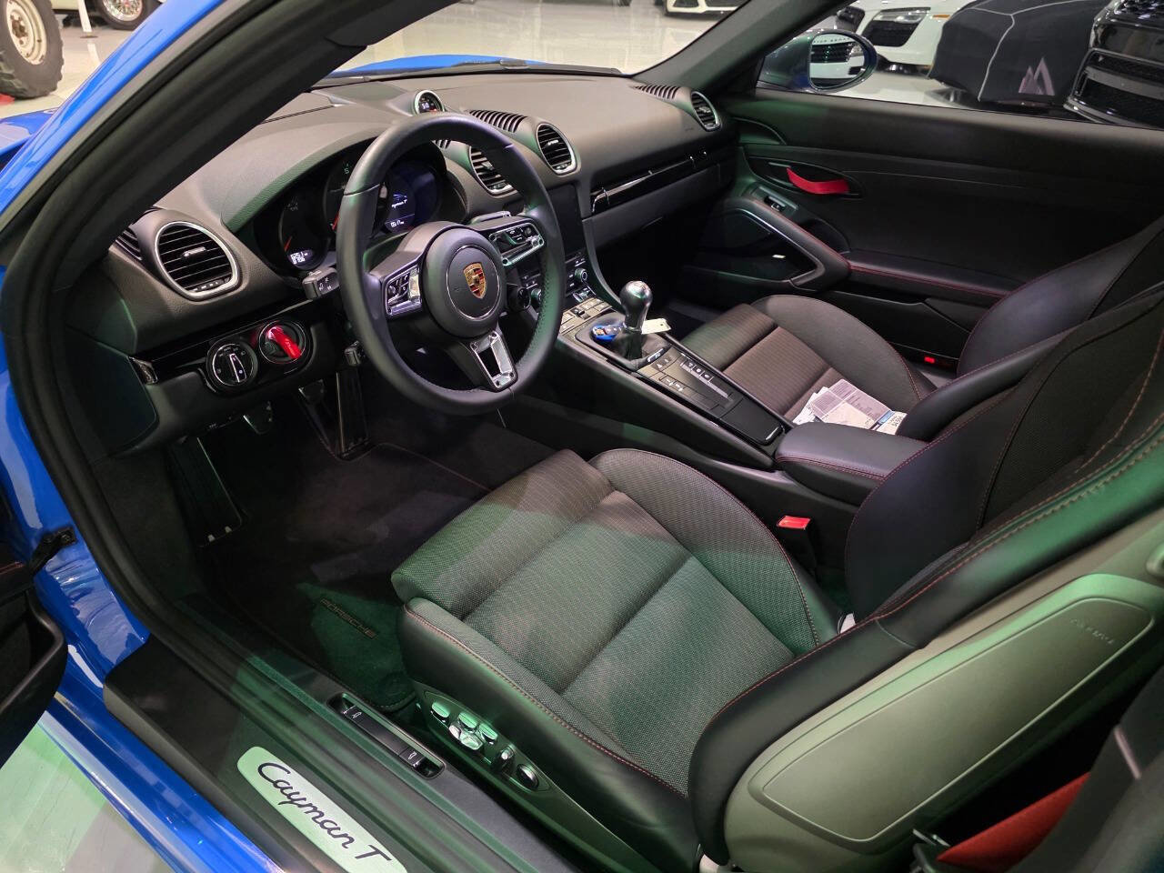 Used 2023 Porsche 718 Cayman w/ Premium Package RWD image 10