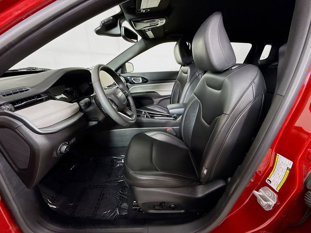 Used 2025 Jeep Compass Limited AWD/4WD image 26