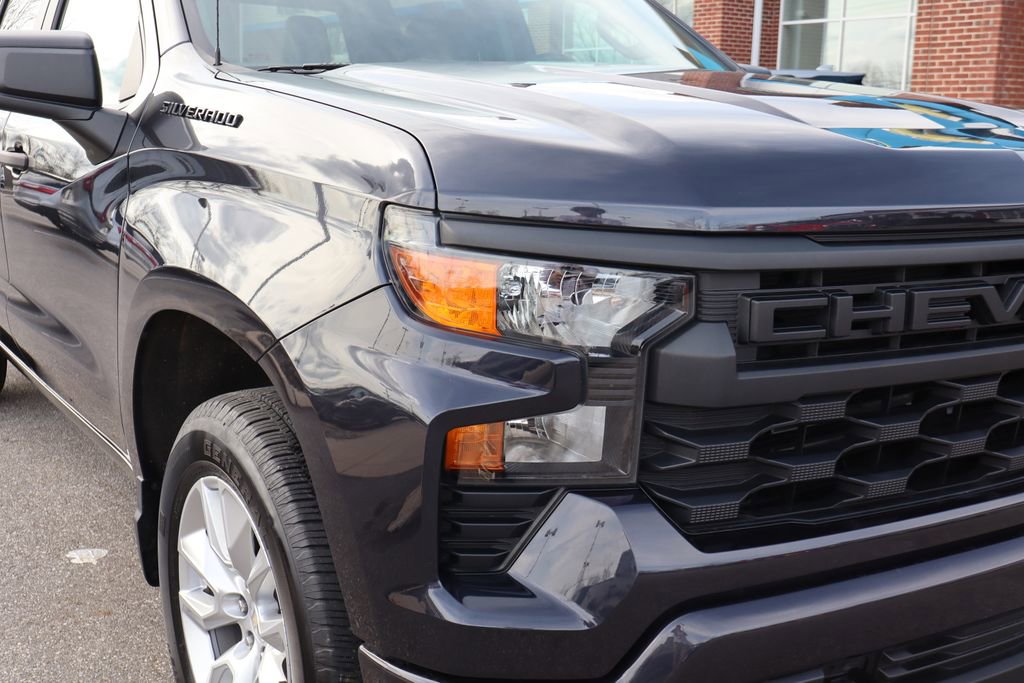 Used 2023 Chevrolet Silverado 1500 Custom w/ LPO, Dark Essentials Package image 2