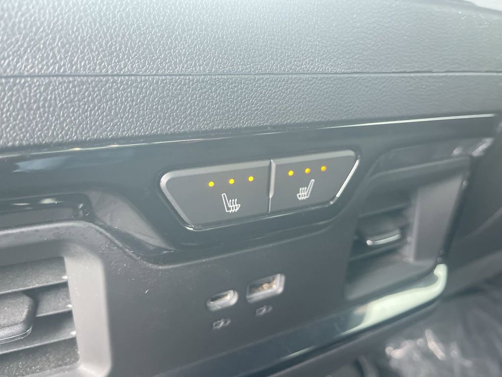 Used 2022 Chevrolet Silverado 1500 ZR2 w/ Technology Package image 40