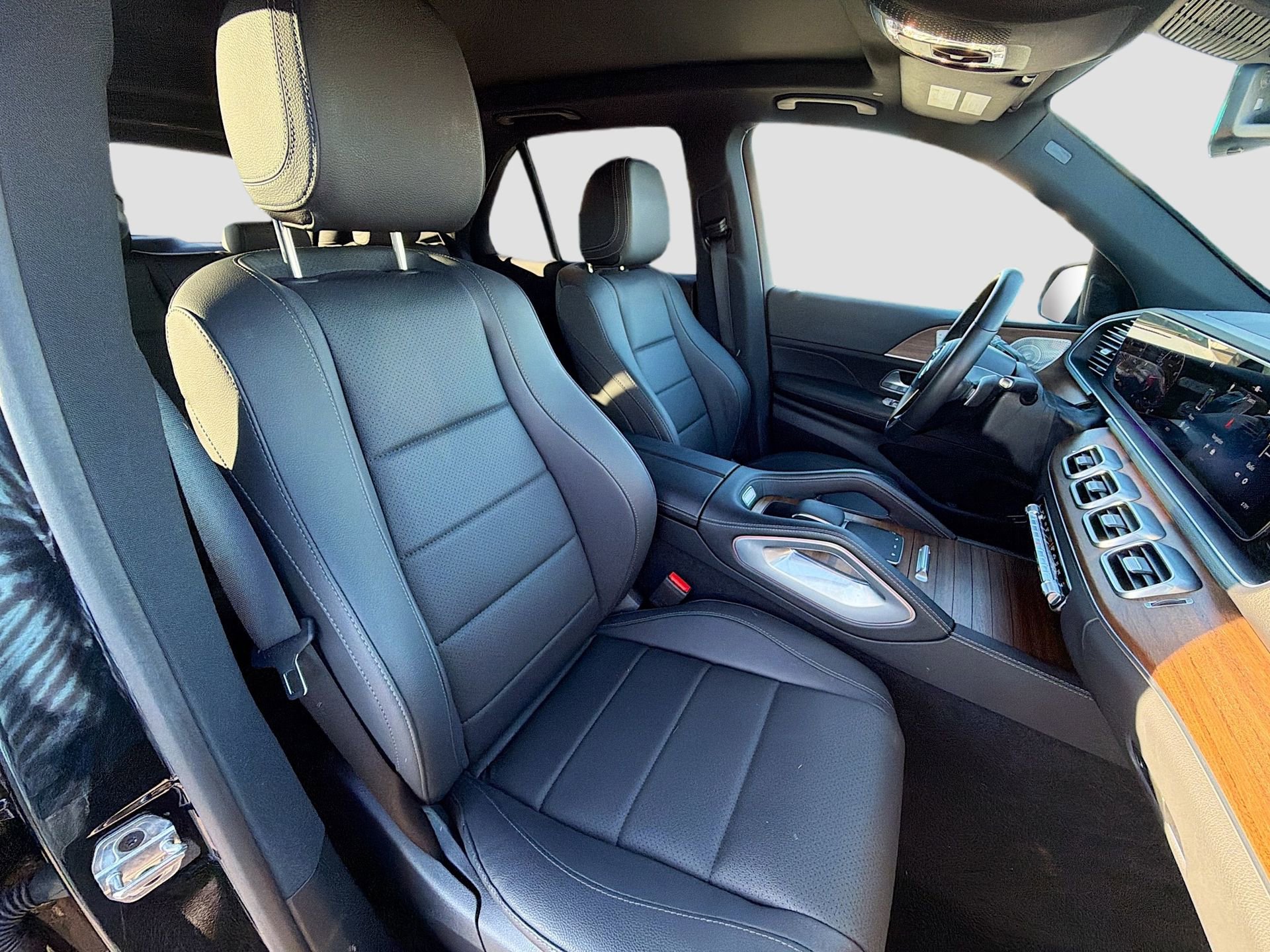 Used 2025 Mercedes-Benz GLE 350 4MATIC image 16