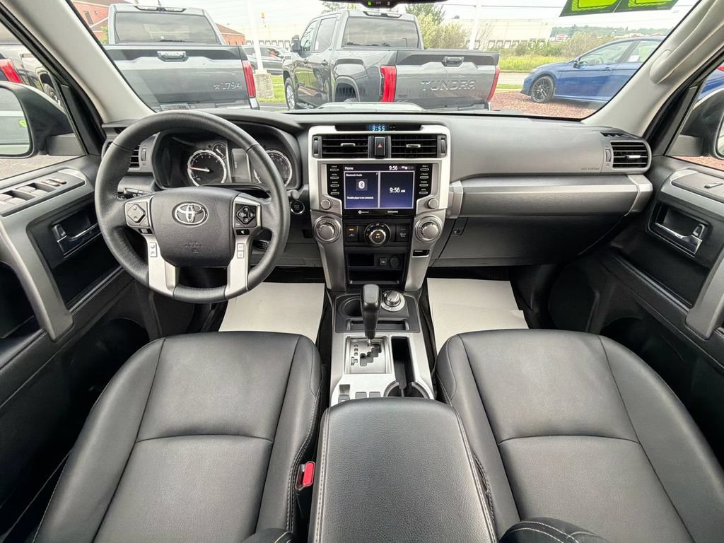 Used 2022 Toyota 4Runner TRD Sport AWD/4WD image 10