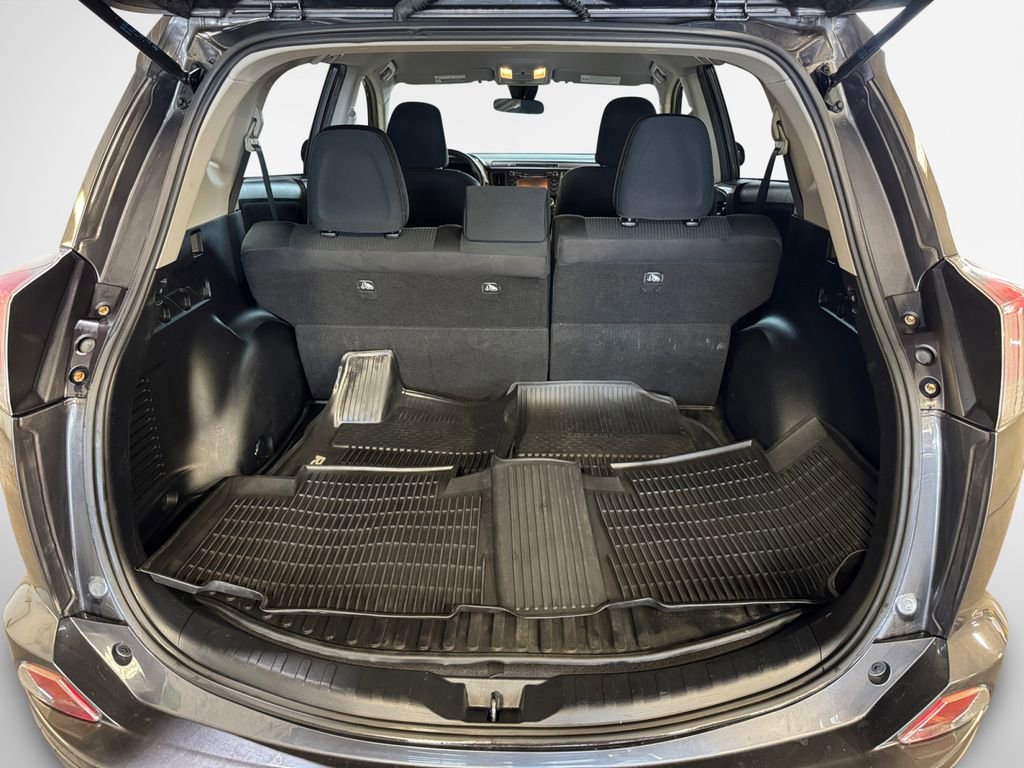 Used 2018 Toyota RAV4 LE w/ All Weather Liner Package AWD/4WD image 25
