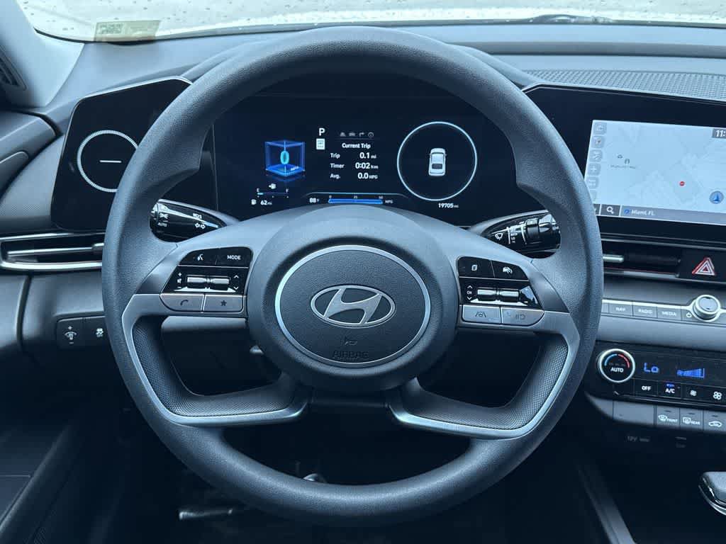 Used 2024 Hyundai Elantra SEL FWD image 15