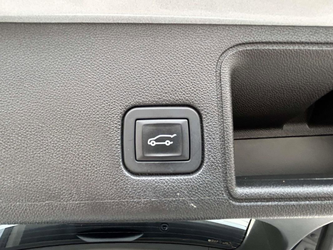 Used 2019 GMC Terrain Denali w/ Driver Alert Package II image 18