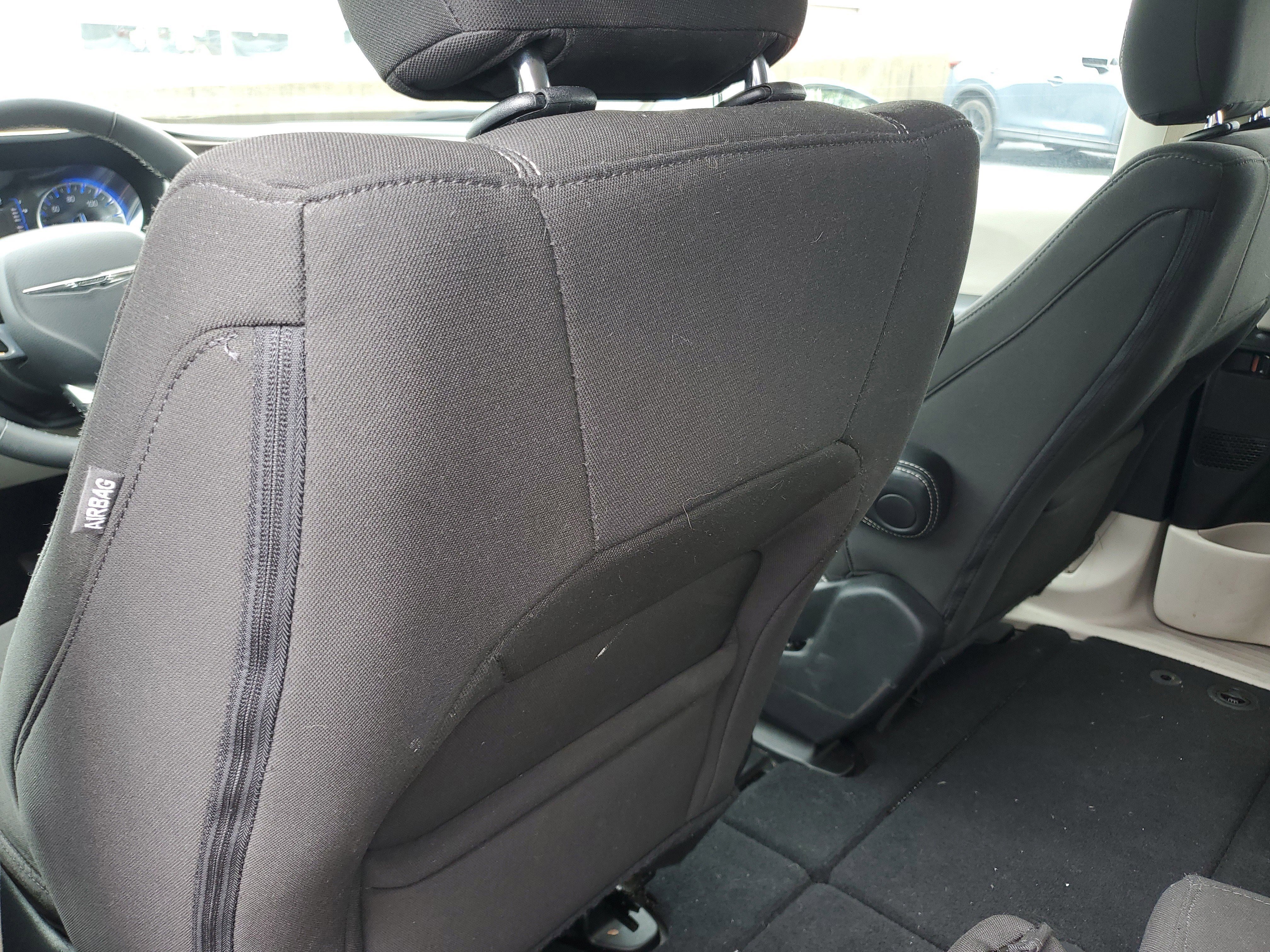 Used 2023 Chrysler Voyager LX image 14