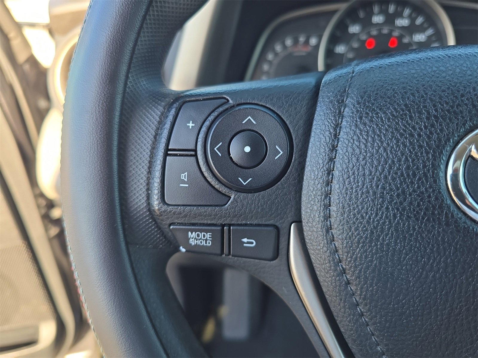 Used 2013 Toyota RAV4 LE image 21