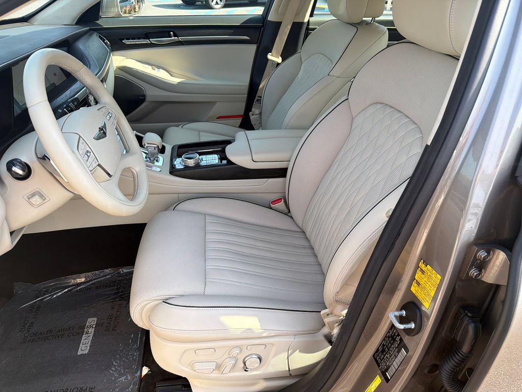 Used 2022 Genesis G90 3.3T Premium RWD image 11