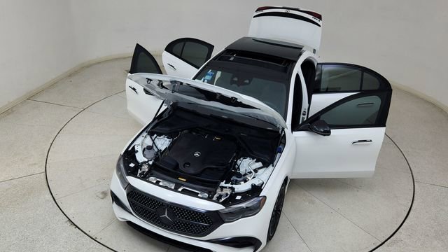 Used 2024 Mercedes-Benz E 450 4MATIC Sedan w/ Airmatic Package image 90