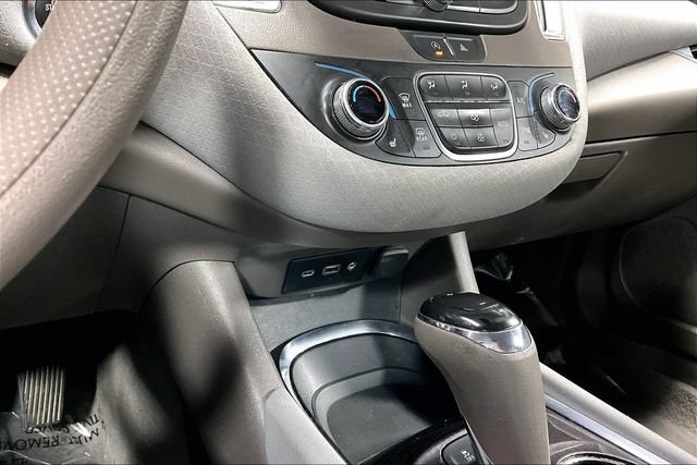 Used 2020 Chevrolet Malibu LT FWD image 14