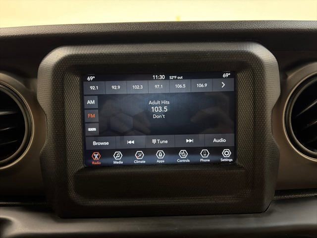 Used 2019 Jeep Wrangler Sport image 25