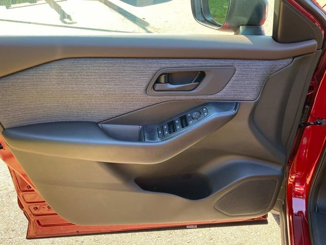 Used 2023 Nissan Rogue S FWD image 12