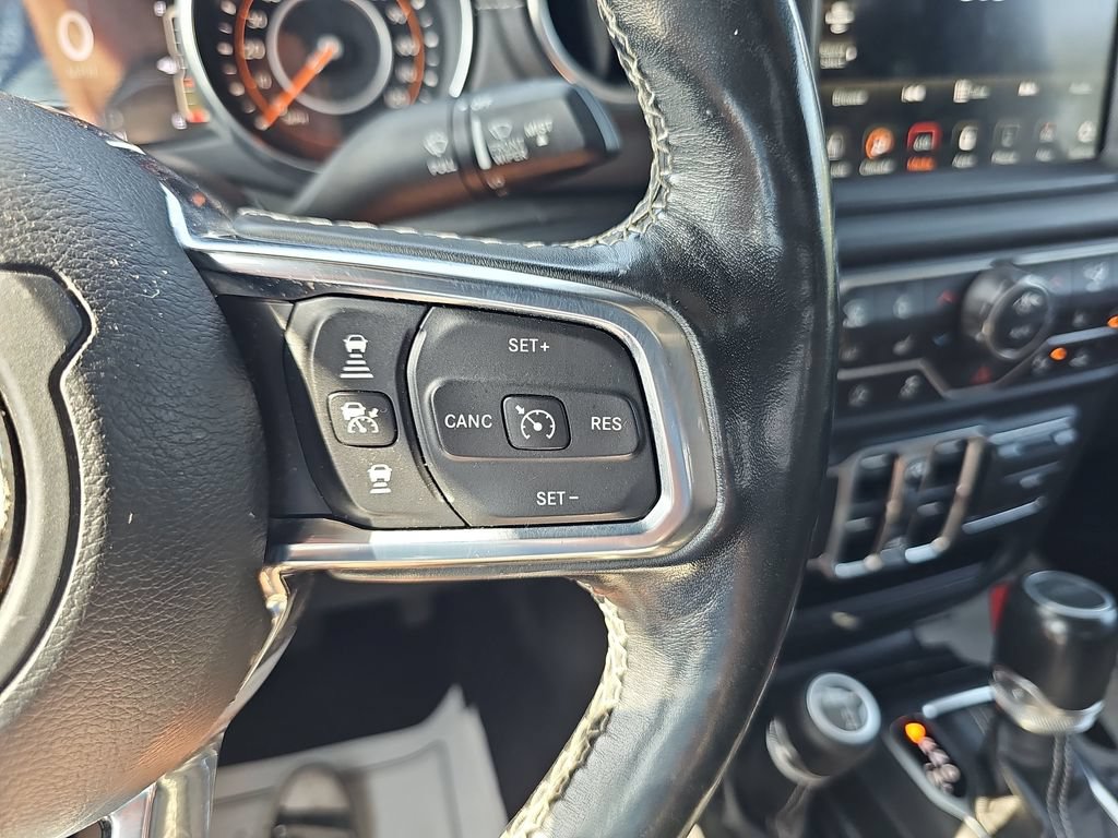 Used 2020 Jeep Gladiator Overland AWD/4WD image 17