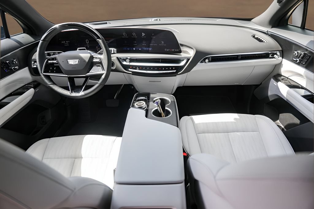 Certified 2025 Cadillac Lyriq Sport w/ LPO, Floor Liner Package AWD/4WD image 23