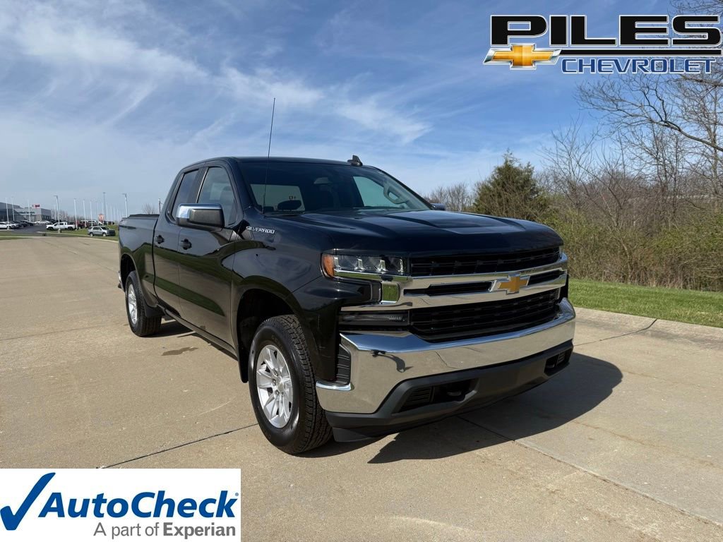 Used 2020 Chevrolet Silverado 1500 LT w/ Trailering Package image 1