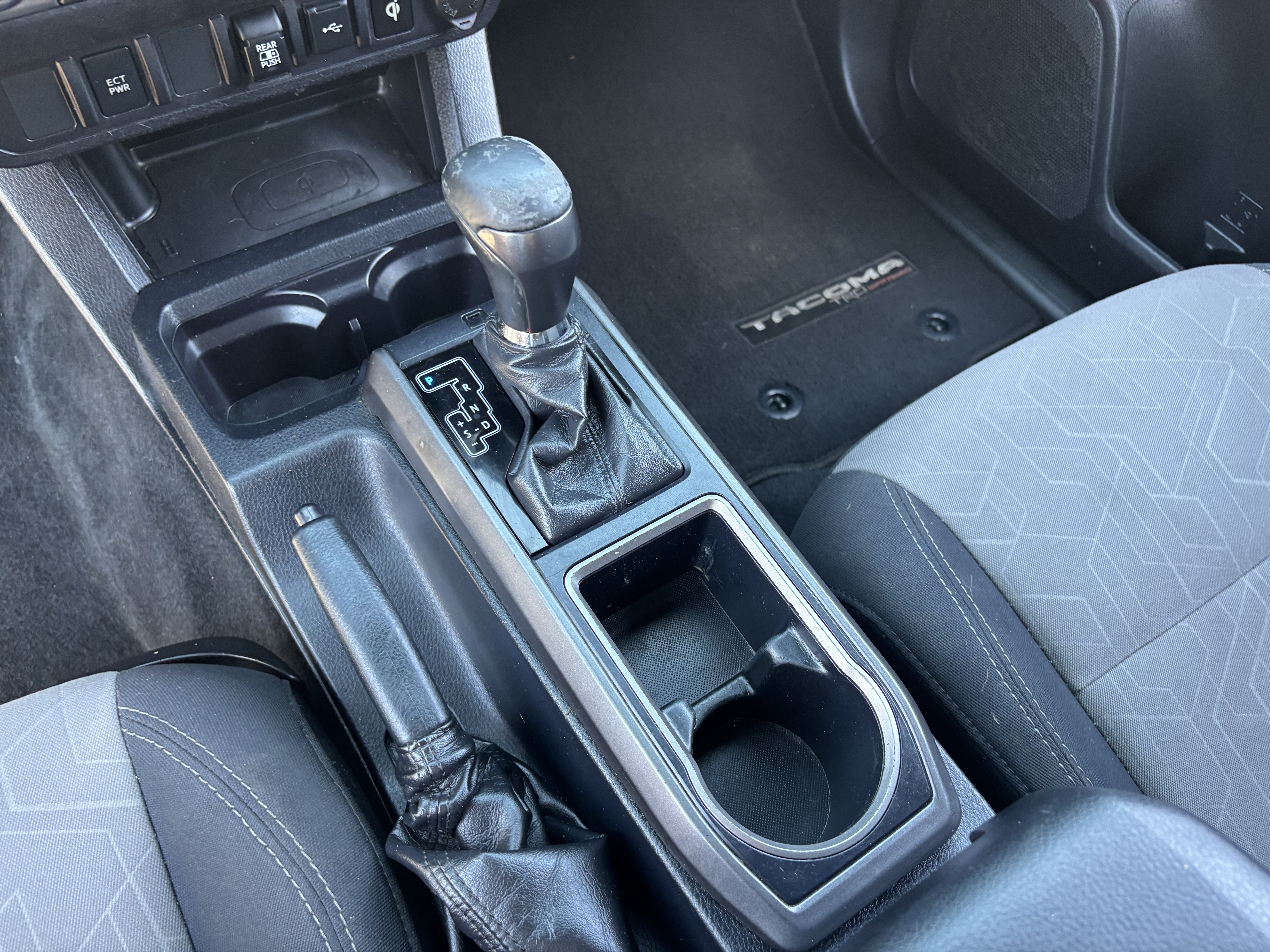 Used 2020 Toyota Tacoma TRD Off-Road AWD/4WD image 23