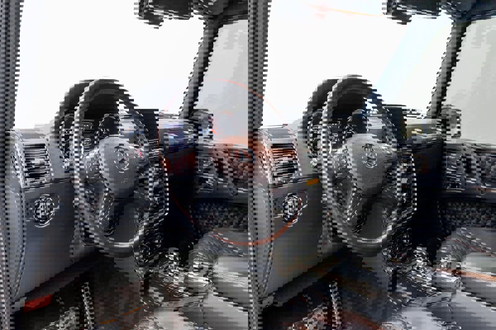 Used 2014 Mercedes-Benz G 63 AMG 4MATIC image 2