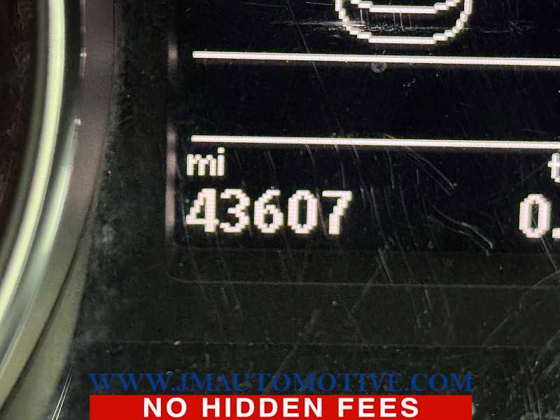 Used 2017 Volkswagen Passat 1.8T R-Line w/ R-Line Lighting Package image 22