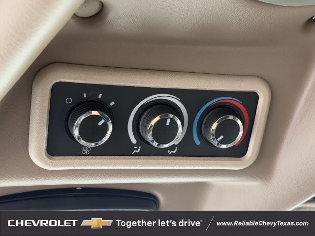 Used 2018 Chevrolet Express 2500 Extended w/ Enhanced Convenience Package RWD image 28
