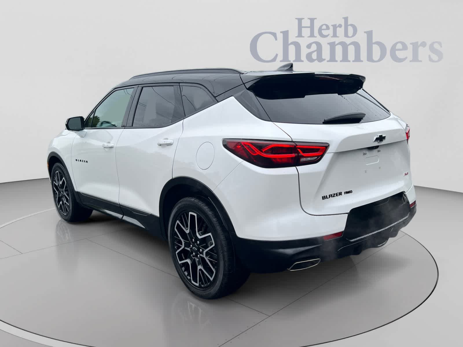 Used 2023 Chevrolet Blazer RS w/ Driver Confidence II Package AWD/4WD image 3