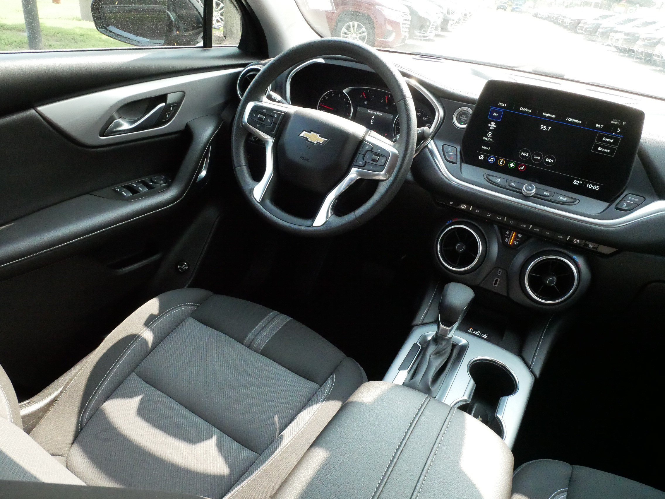 Used 2024 Chevrolet Blazer LT w/ Convenience Package FWD image 9