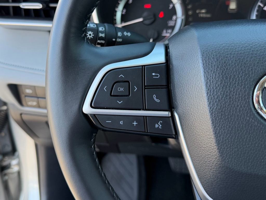 Certified 2024 Toyota Highlander XLE image 21