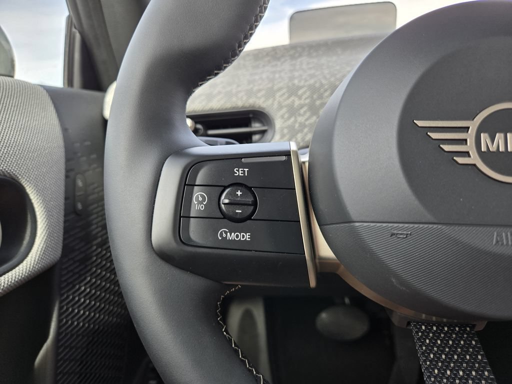 Used 2026 MINI Cooper 2-Door Hardtop FWD image 25