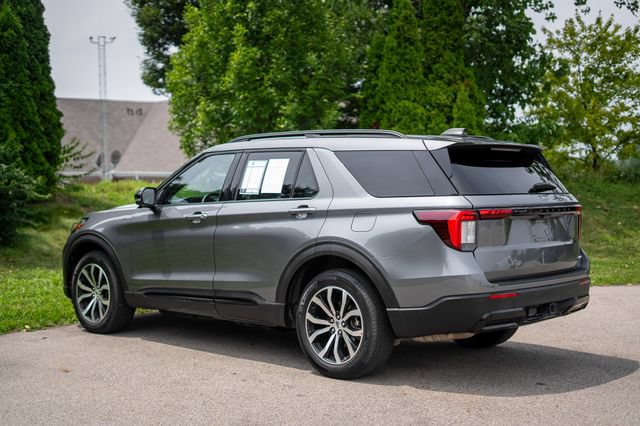 Used 2025 Ford Explorer ST-Line AWD/4WD image 7