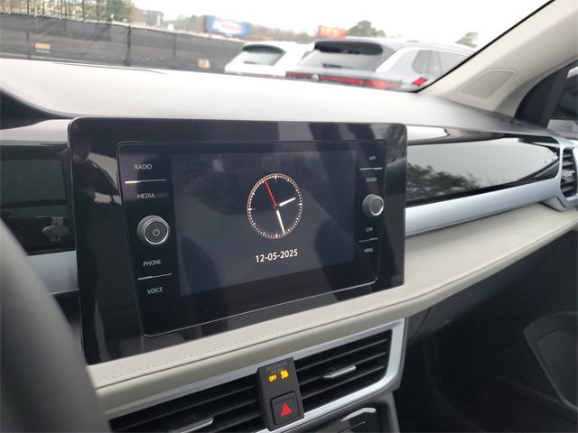 New 2026 Volkswagen Taos SE image 20