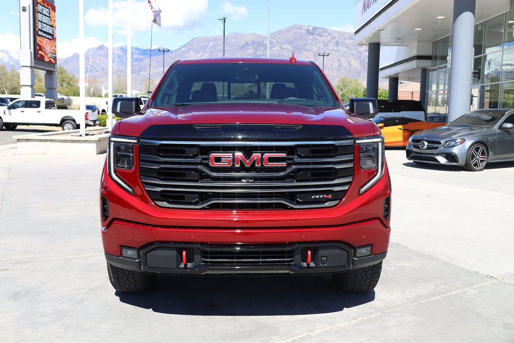 Used 2025 GMC Sierra 1500 AT4 w/ AT4 Premium Package AWD/4WD image 9