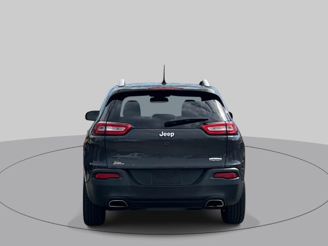 Used 2016 Jeep Cherokee Latitude FWD image 3