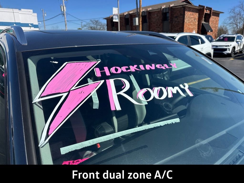 New 2026 Volkswagen Taos SEL image 10