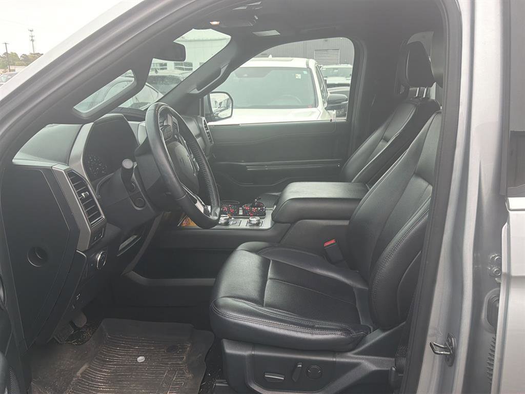 Used 2021 Ford Expedition XLT AWD/4WD image 5