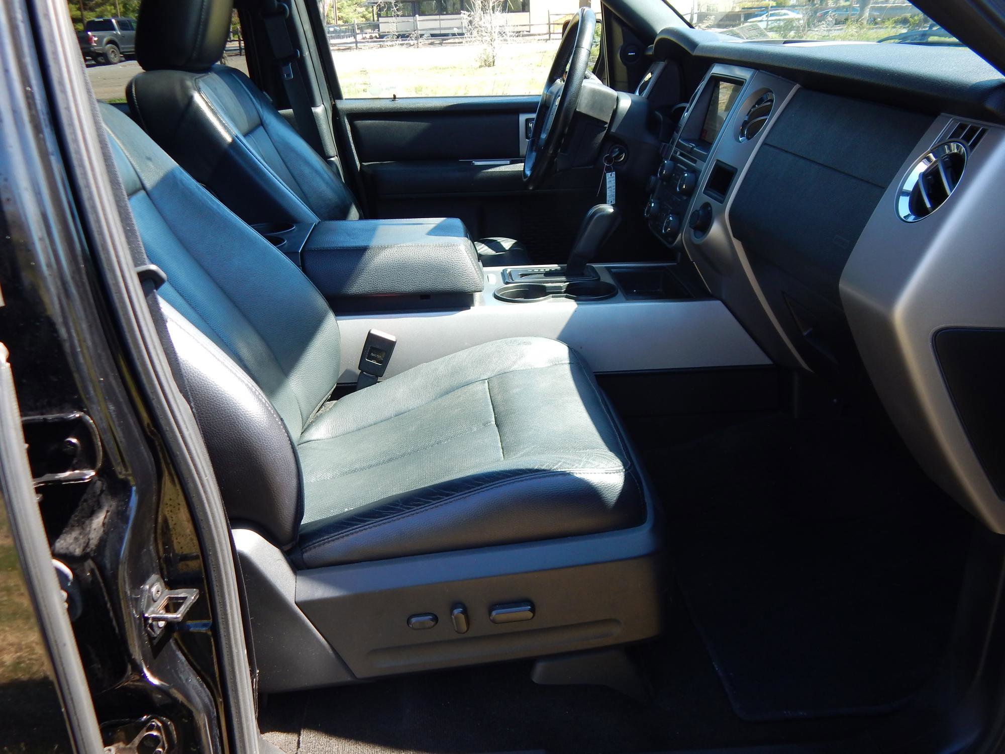 Used 2017 Ford Expedition EL XLT w/ Equipment Group 202A image 17