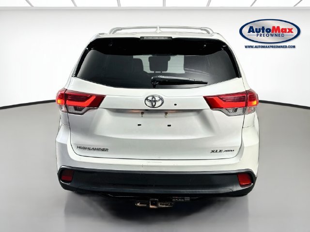 Used 2019 Toyota Highlander XLE AWD/4WD image 8