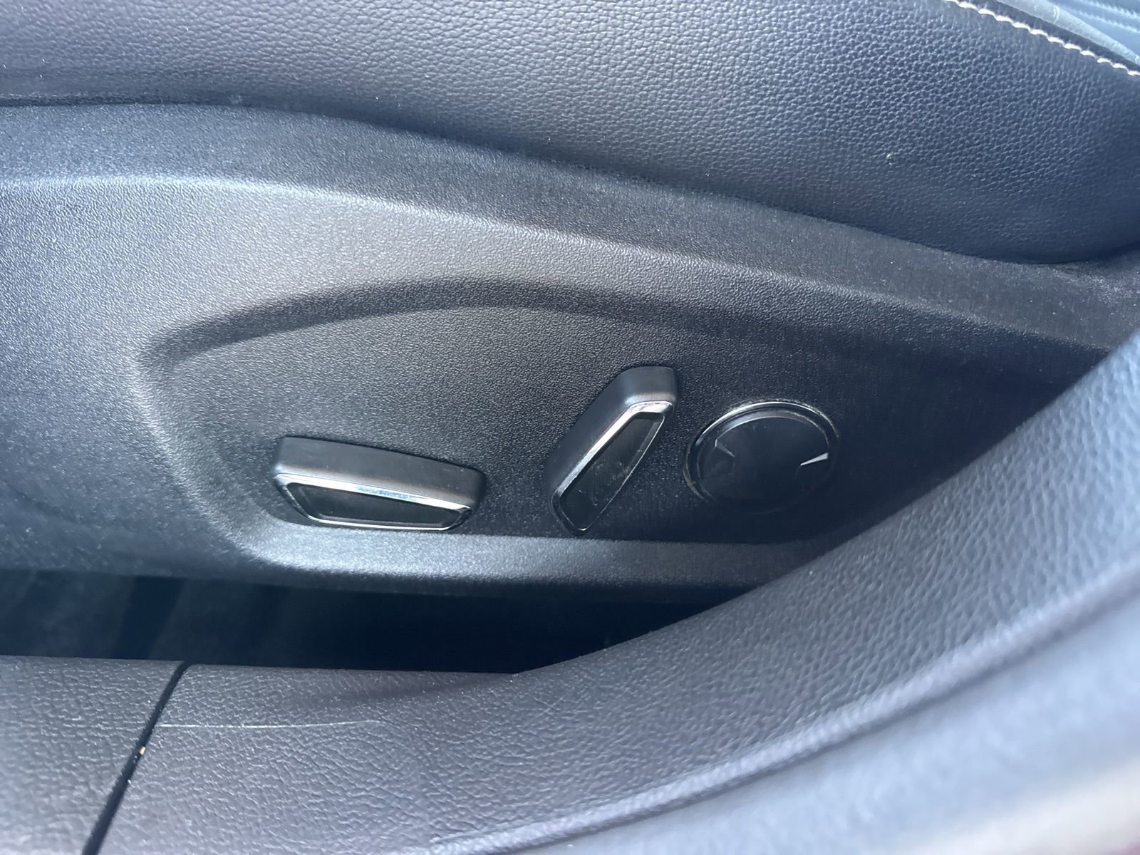 Certified 2018 Ford Fusion SE w/ Fusion SE Technology Package image 25