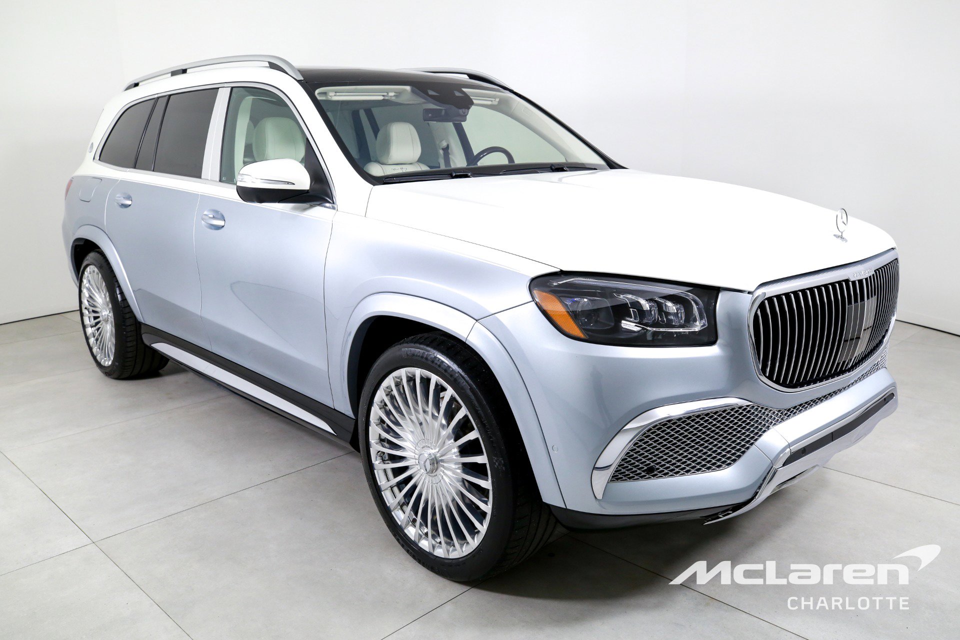 Used 2023 Mercedes-Benz Maybach GLS 600 4MATIC image 3