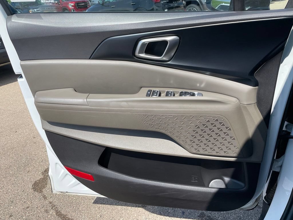 Used 2026 Kia Carnival LXS FWD image 43