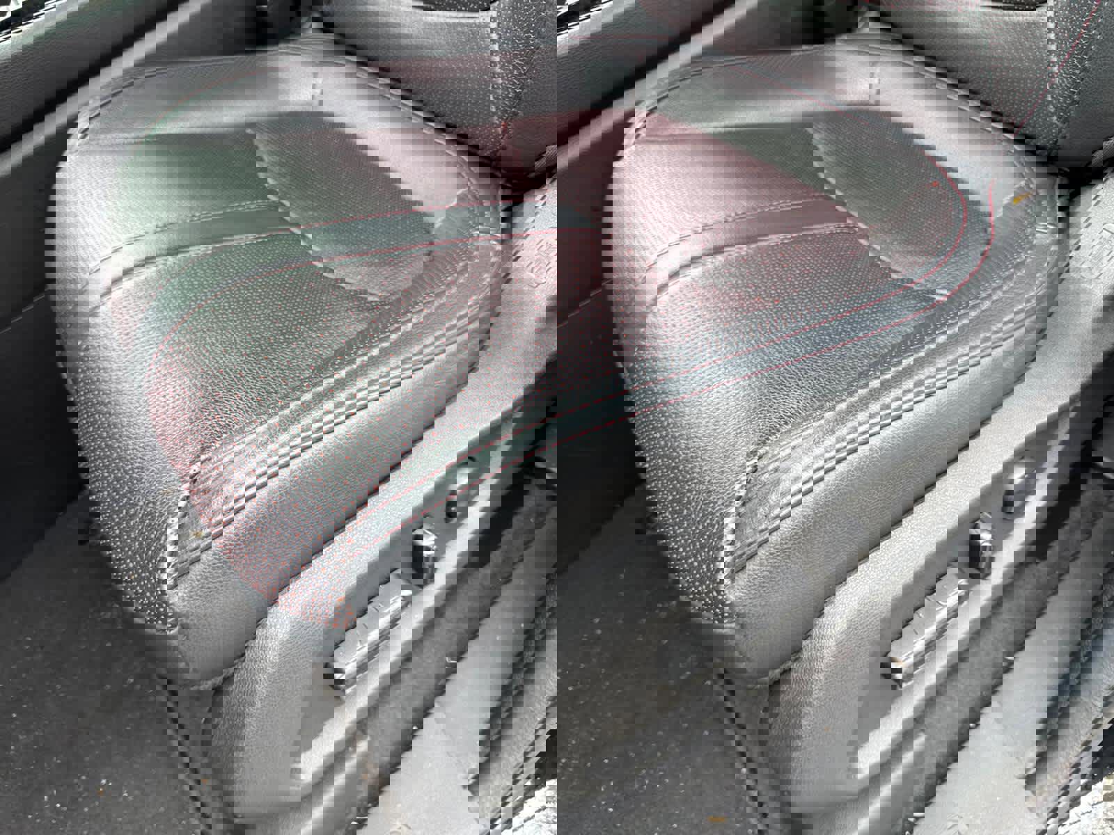 Used 2025 Honda Pilot Black Edition image 17