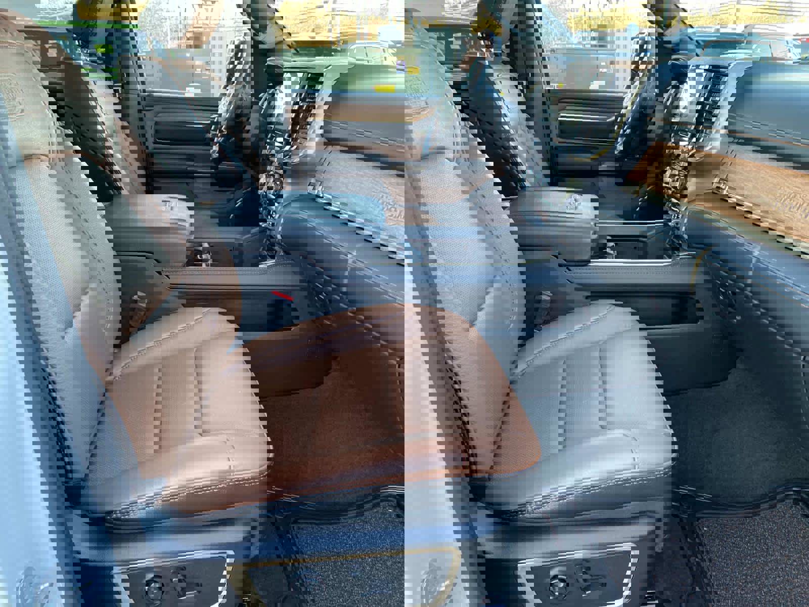 Used 2022 RAM 1500 Limited w/ Body Color Bumper Group image 30