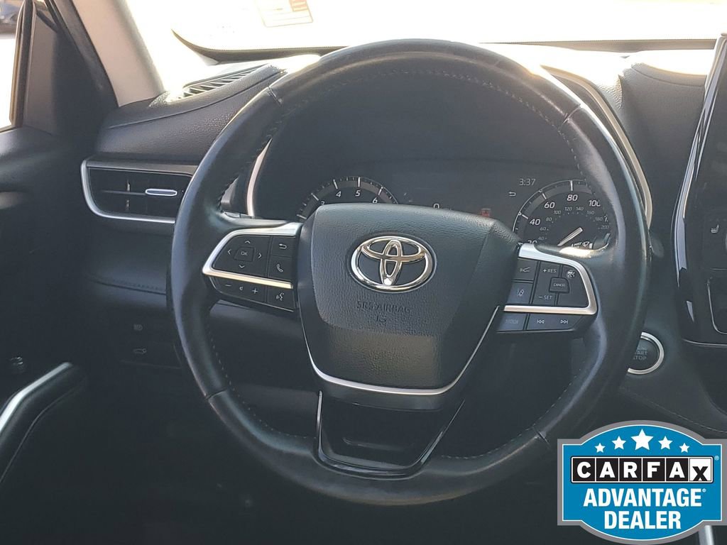 Used 2020 Toyota Highlander XLE image 25