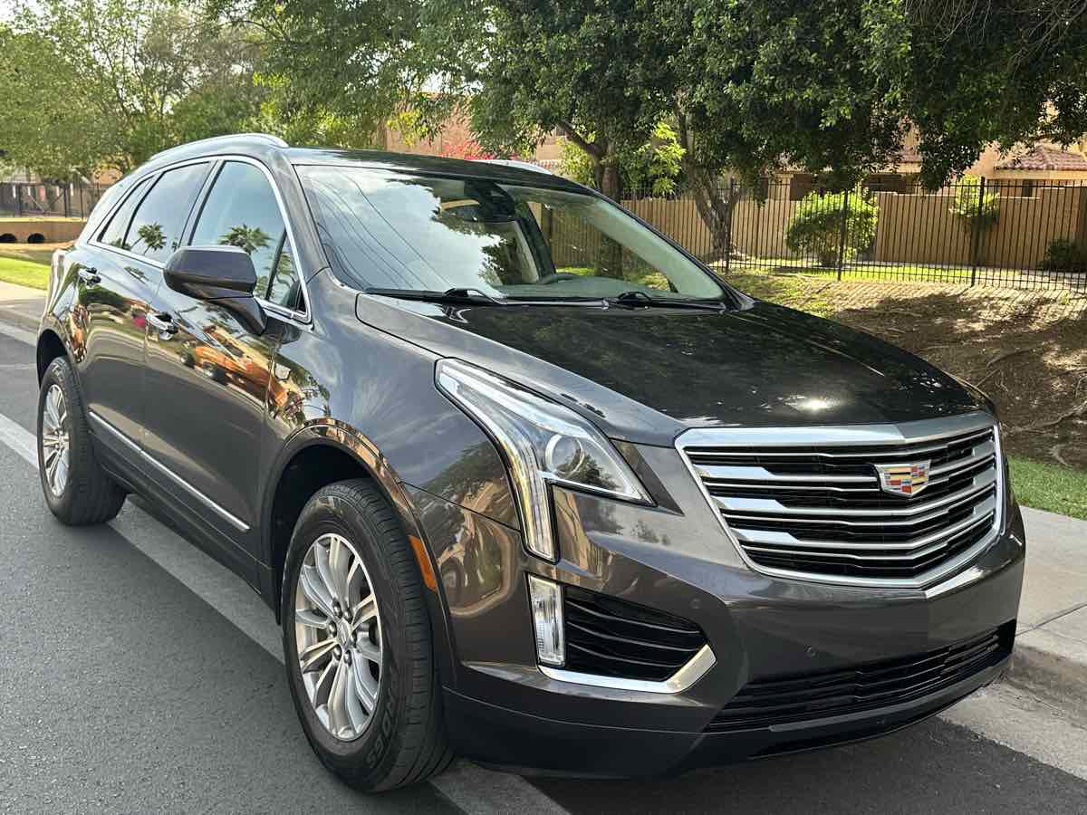 Used 2017 Cadillac XT5 Luxury w/ Driver Awareness Package image 2