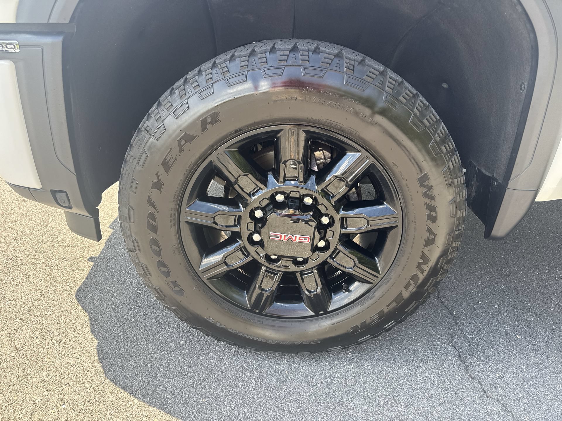 Used 2024 GMC Sierra 2500 AT4 w/ AT4 Premium Plus Package AWD/4WD image 19