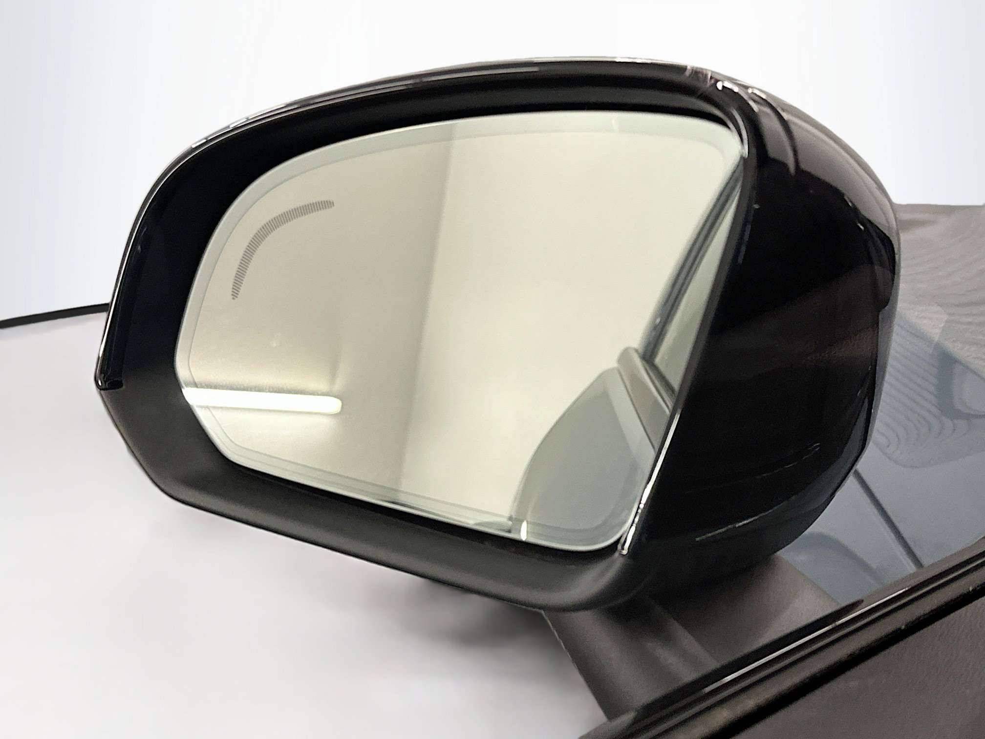 Used 2023 Volvo XC40 Recharge Plus image 16